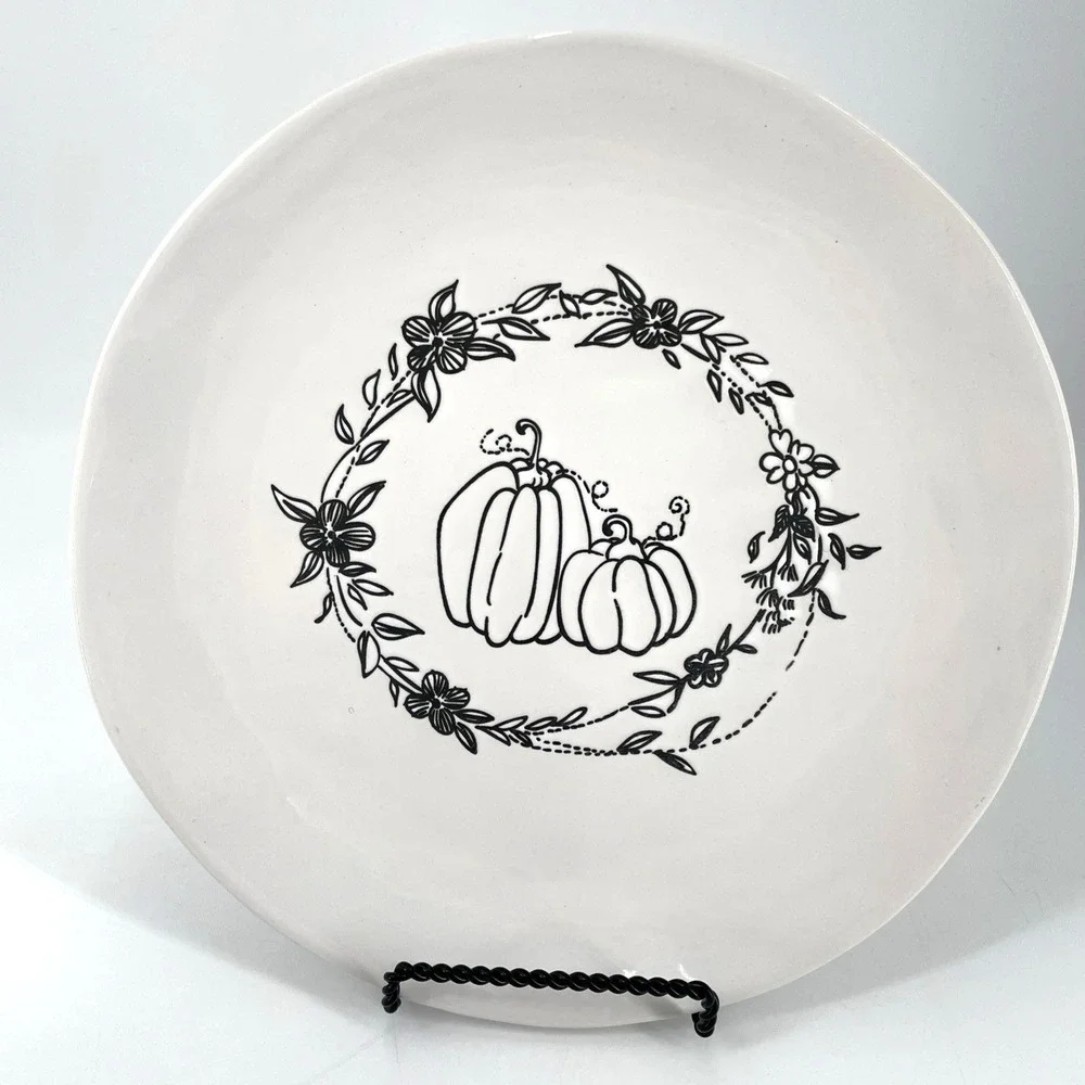 NWT Pier 1 Buffalo Harvest Pumpkin Dinner Plates Set Of 2 Black & White 10.5